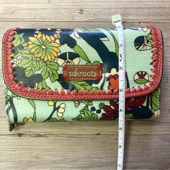 Sakroots Artist Circle Tropical Floral Trifold Large Wallet Multi-Compartment - Picture 12 of 13